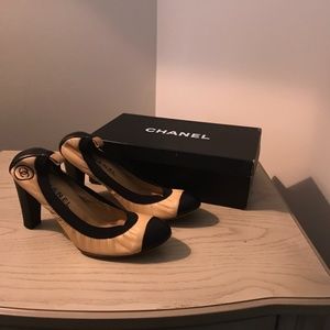 Chanel low heel stretch pump